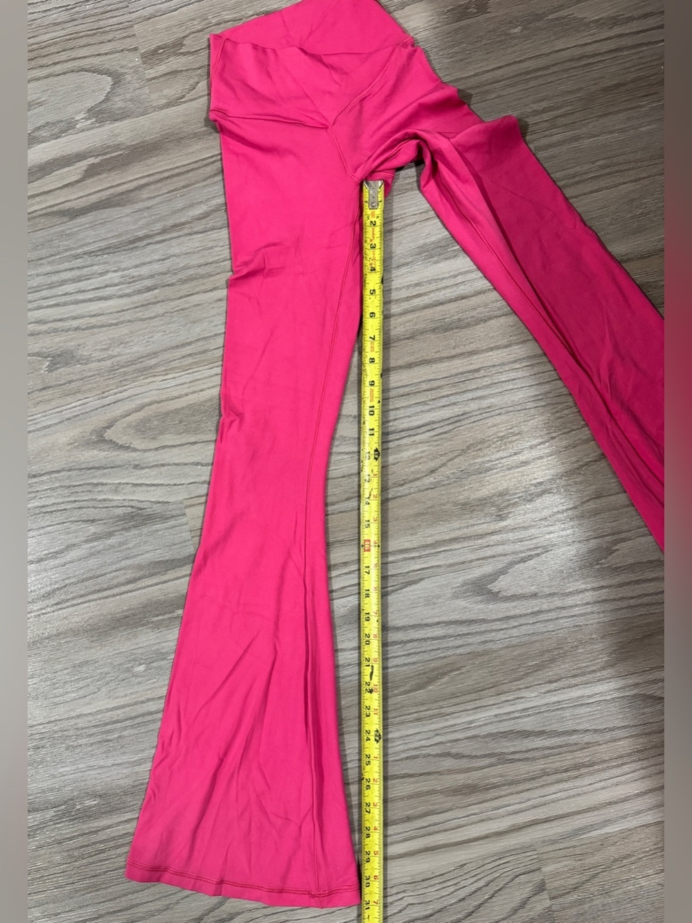 Offline by Aerie Pink flare cross over leggings
Woman’s Size XS - Picture 6 of 6